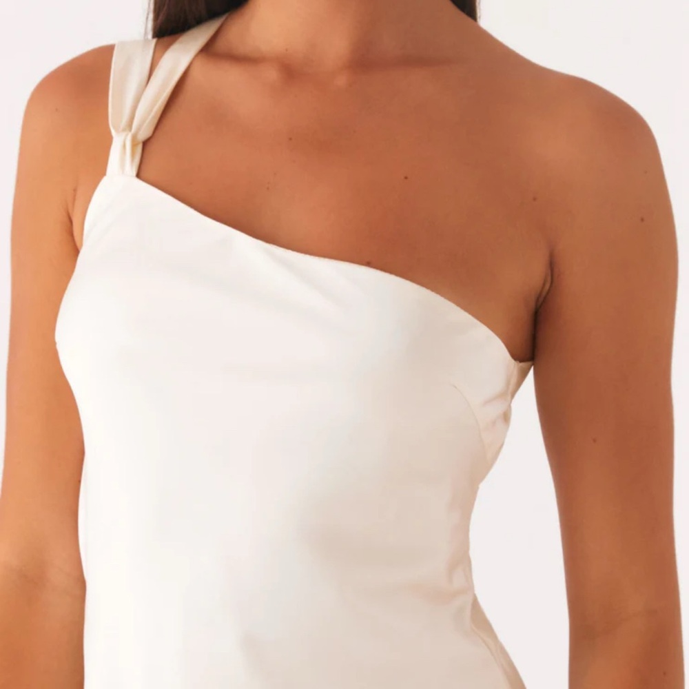 Elegant PepperMayo One-Shoulder Cream Dress